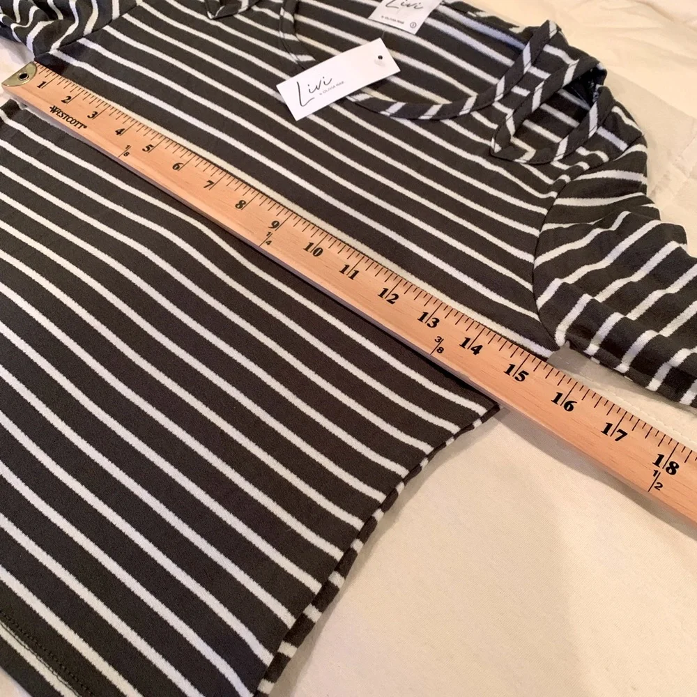 Livia By Livia Rae New Top Black And White Striped Cold Shoulder Cropped Small